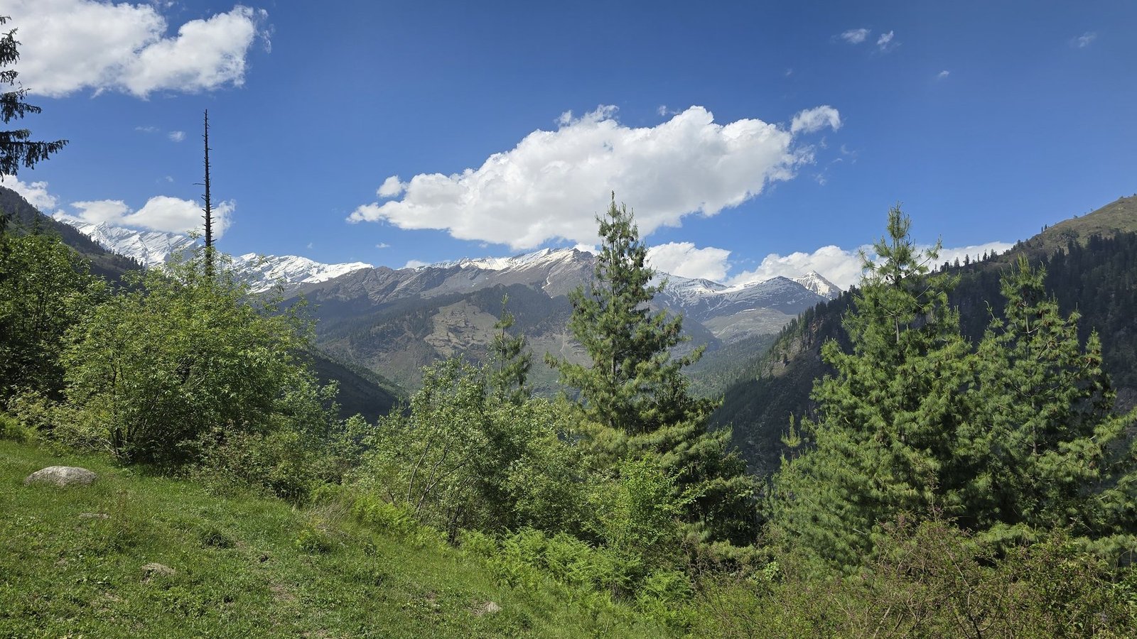 Mountain view from the Majach route